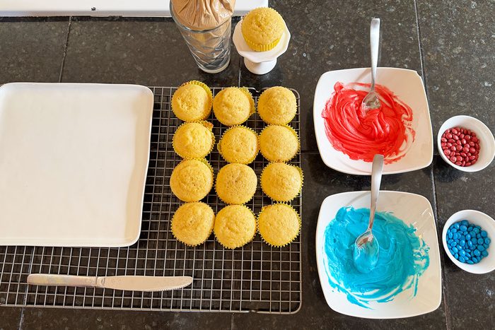 컵케이크를 미니 파이처럼 보이게 만드는 방법