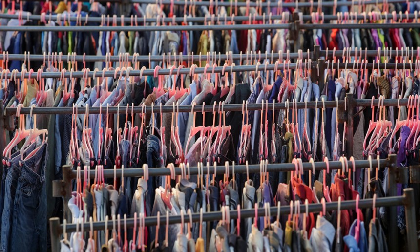 학생들은 의류에 대한 순환 예금 반환 방식으로 CIWM 해커톤에서 우승했습니다