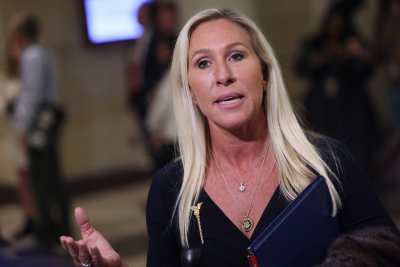 Marjorie Taylor Greene, 하원 사임 보류 발표