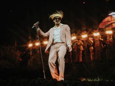 로미오 산토스, DR의 Bad Bunny 쇼에 깜짝 등장