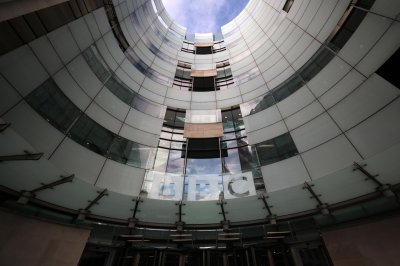 BBC는 1월 6일 연설에 대해 도널드 트럼프에게 사과하고 철회 문제를 제기