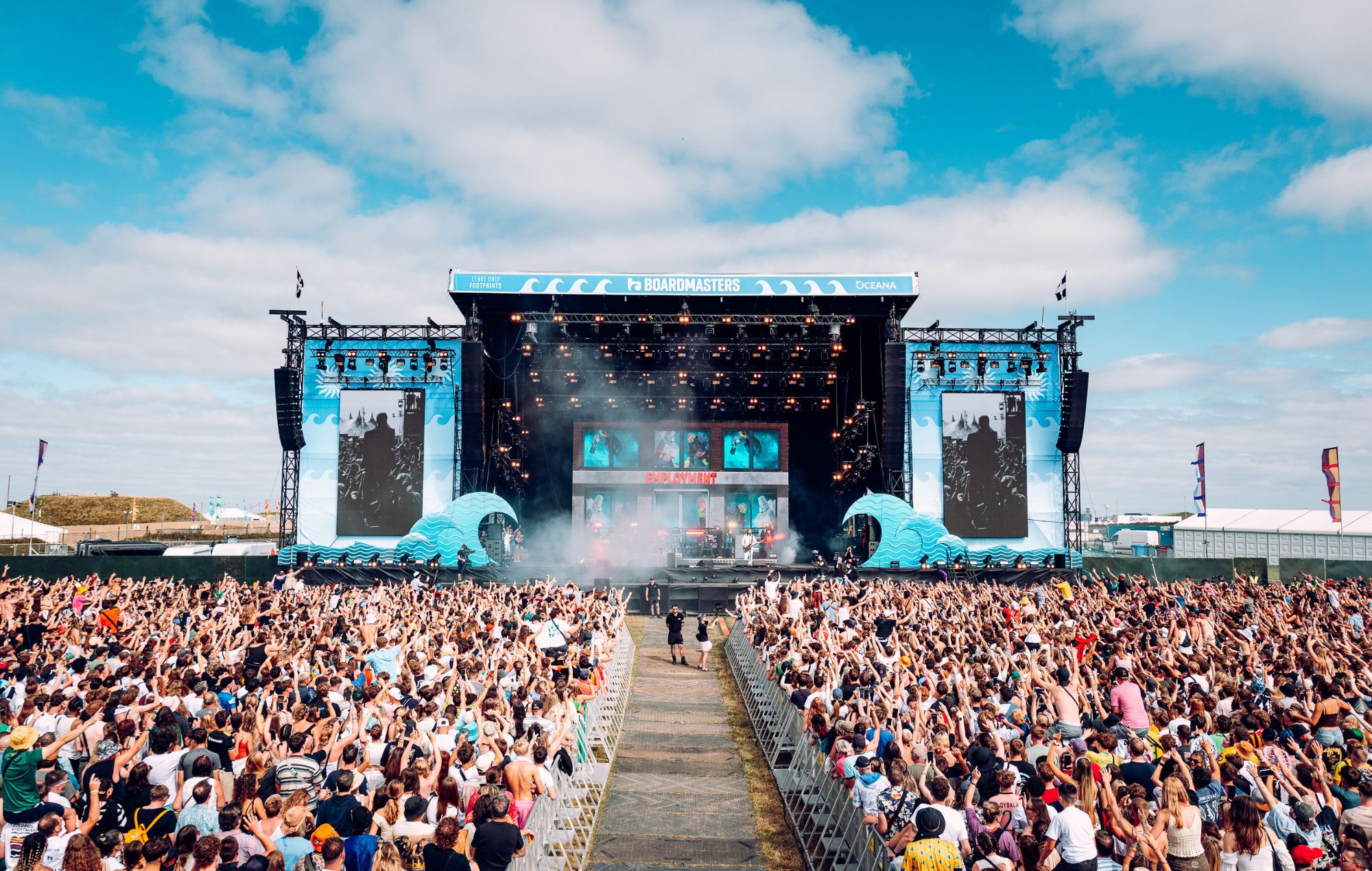 Boardmasters 2026: Fatboy Slim, Kasabian, The Kooks, Loyle Carner 리드 스택 라인업