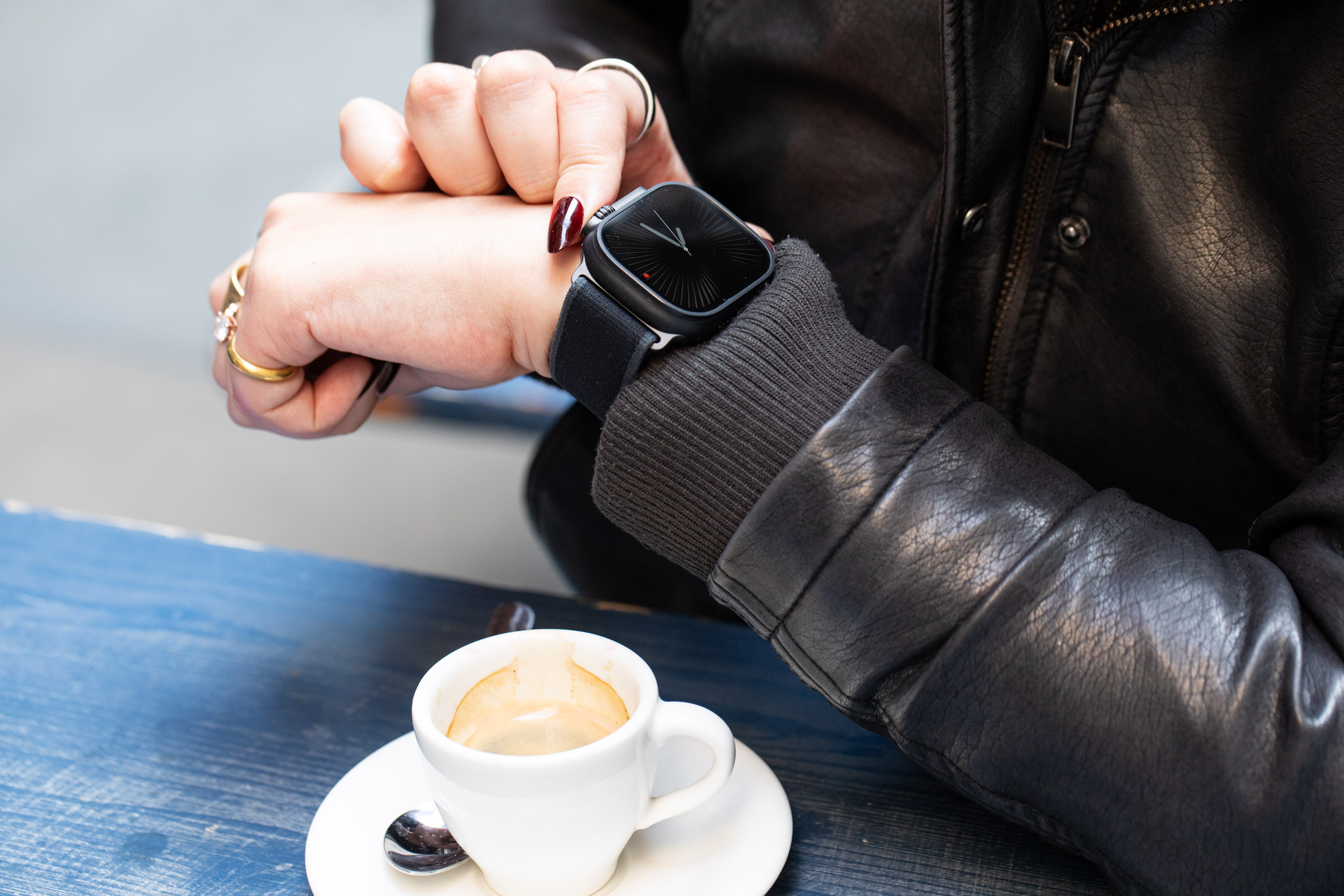 보라, 블랙 프라이데이 동안 검은색 Apple Watch Ultra 2가 200달러 할인된다