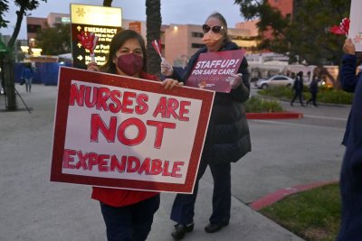 연구에 따르면 더 많은 간호사를 고용하면 병원이 더 행복해진다고 합니다