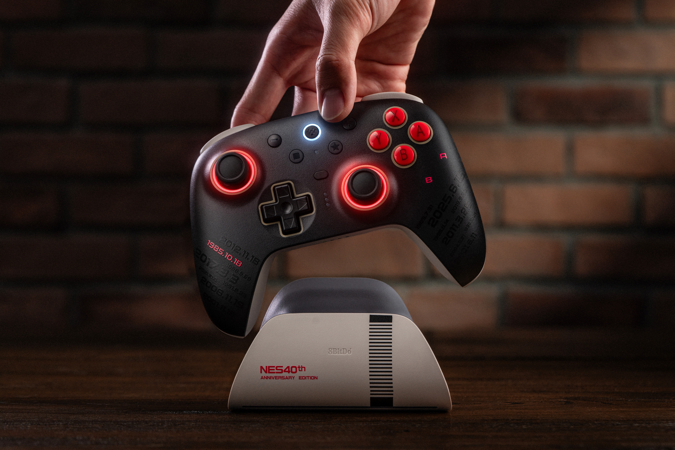 8BitDo의 새로운 컬렉션은 NES의 40주년을 기념합니다