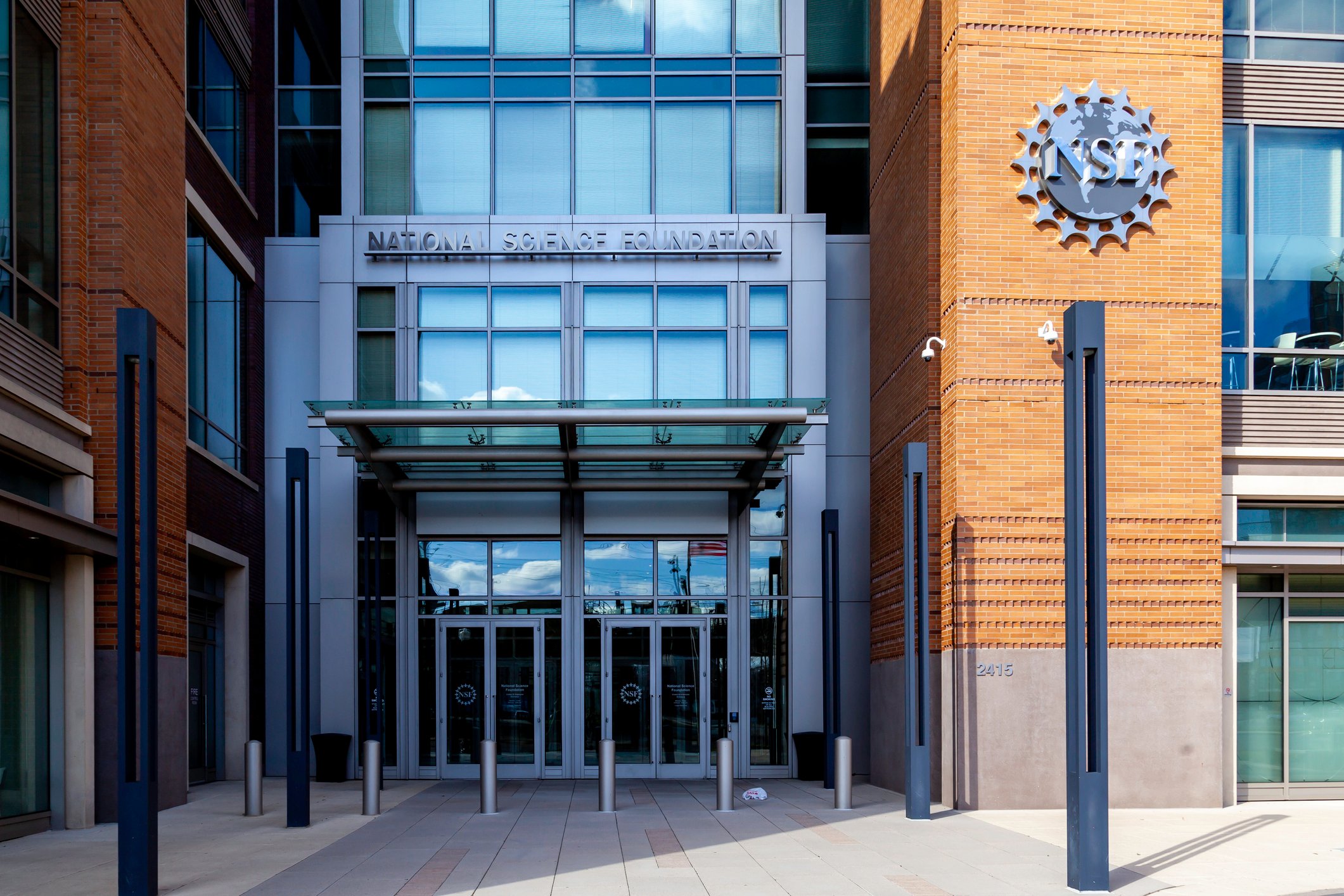 과학: 총 NSF, NIH 자금은 2025 회계연도에 급락하지 않았습니다