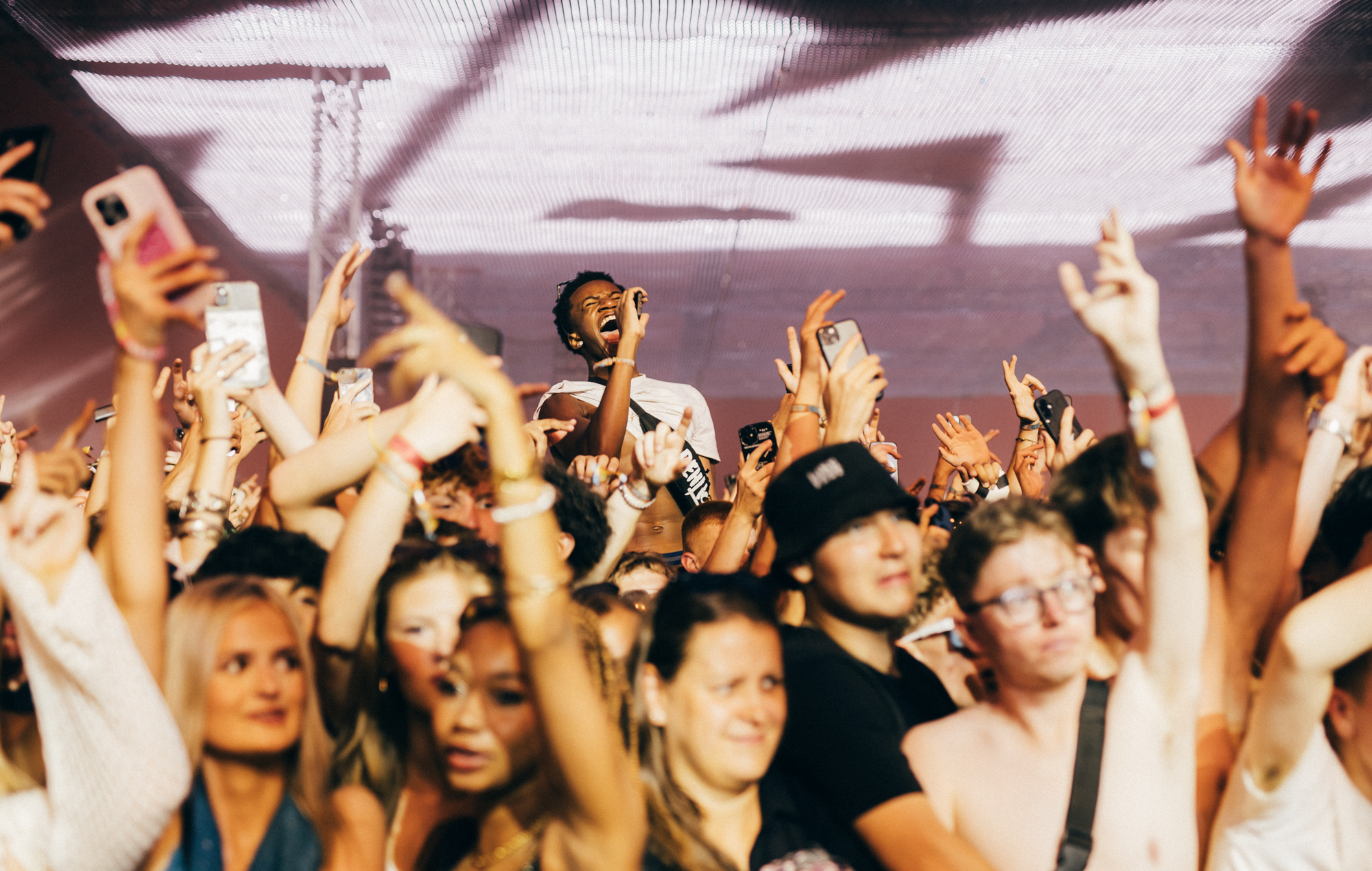 문화부 장관 Lisa Nandy는 영국의 2차 티켓 판매 금지에 대해 다음과 같이 설명했습니다. "티켓 시간은 다 됐습니다